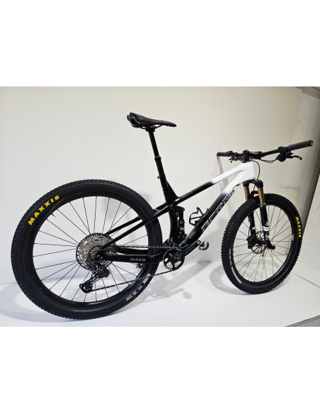 Berria Mako Carbon L