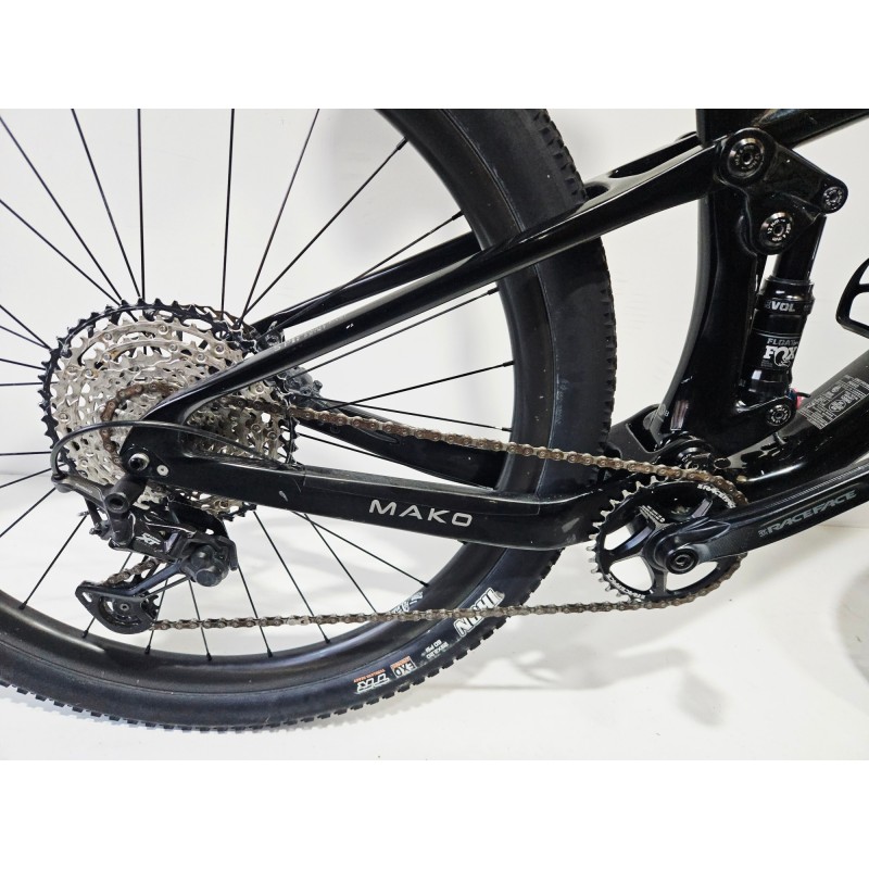 Berria Mako Carbon L