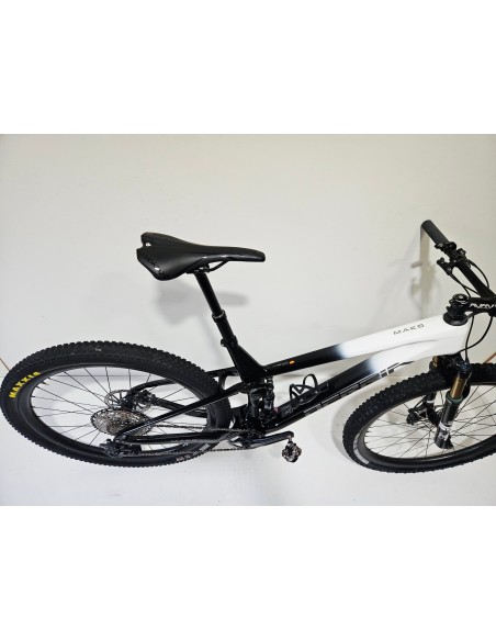 Berria Mako Carbon L