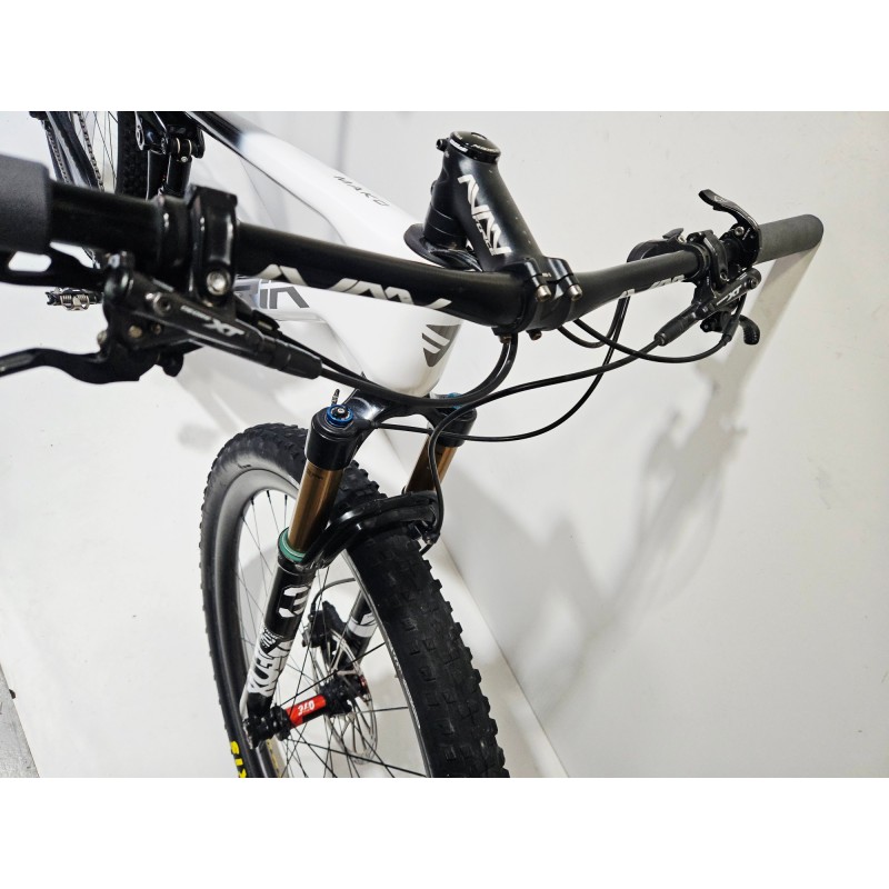 Berria Mako Carbon L